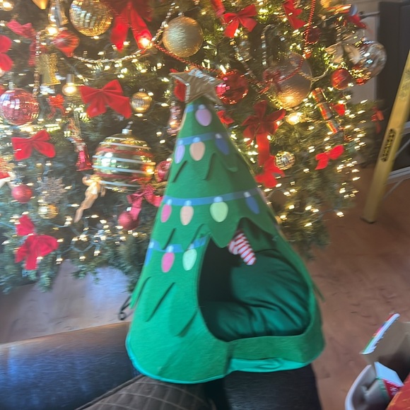 Petco Christmas tree pet house nwot small bed - Picture 7 of 9